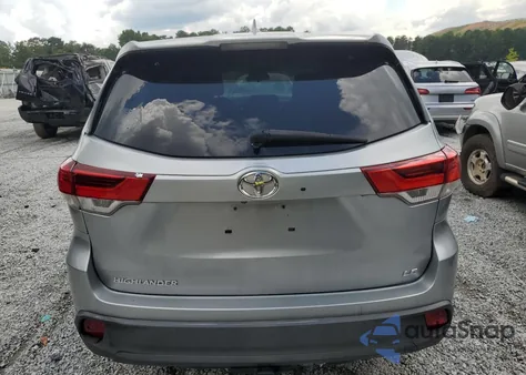 2018 Toyota Highlander Le z USA, uszkodzony, nr VIN 5TDZZRFH9JS244503